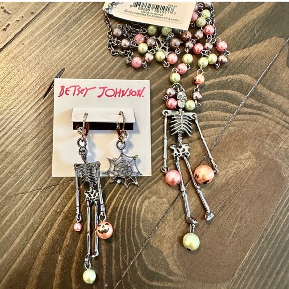 Betsey johnson Nwt comes with free bcbg free people item new with tags. - Picture 4 of 5